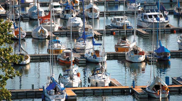 Hafenanlage der Marina Müritz aus der Vogelperspektive